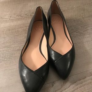 Tory Burch black pointed flats w gold heel